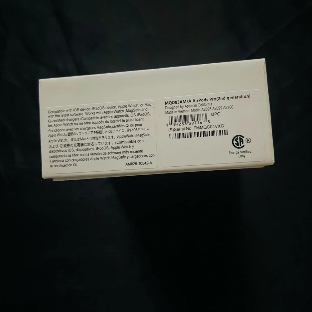 Apple White Wireless Earbuds with Charging Case